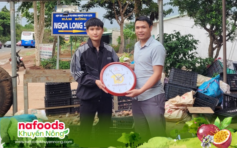 kỹ thuật viên nafoods chanh leo và chủ nhiệm htx năm lộc